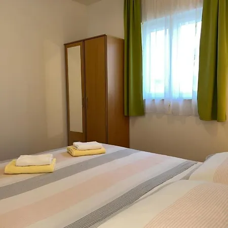 招待所 Vespera 波尔